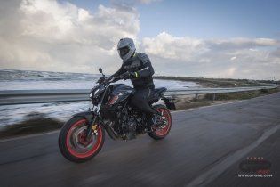 Moto - Test: Prova Video Yamaha MT-07 2021: caratteristiche e foto