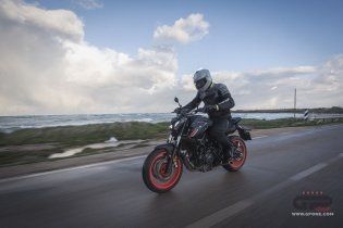 Moto - Test: Prova Video Yamaha MT-07 2021: caratteristiche e foto