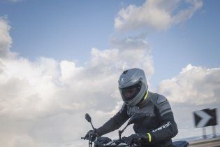 Moto - Test: Prova Video Yamaha MT-07 2021: caratteristiche e foto