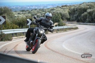 Moto - Test: Prova Video Yamaha MT-07 2021: caratteristiche e foto