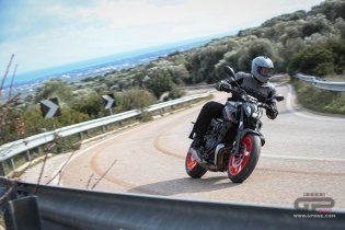 Moto - Test: Prova Video Yamaha MT-07 2021: caratteristiche e foto
