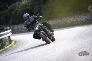 Moto - Test: Prova Video Yamaha MT-07 2021: caratteristiche e foto