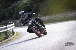 Moto - Test: Prova Video Yamaha MT-07 2021: caratteristiche e foto