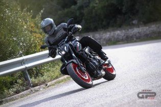 Moto - Test: Prova Video Yamaha MT-07 2021: caratteristiche e foto