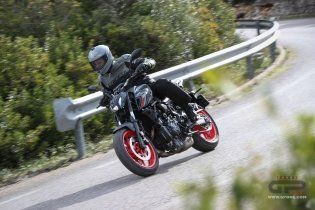 Moto - Test: Prova Video Yamaha MT-07 2021: caratteristiche e foto