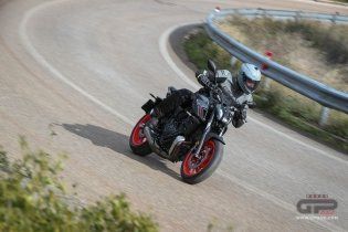 Moto - Test: Prova Video Yamaha MT-07 2021: caratteristiche e foto