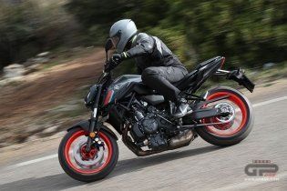 Moto - Test: Prova Video Yamaha MT-07 2021: caratteristiche e foto
