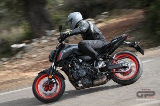 Moto - Test: Prova Video Yamaha MT-07 2021: caratteristiche e foto
