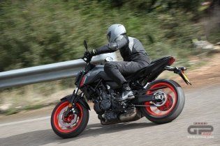 Moto - Test: Prova Video Yamaha MT-07 2021: caratteristiche e foto