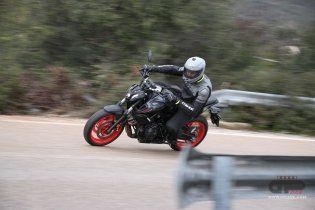 Moto - Test: Prova Video Yamaha MT-07 2021: caratteristiche e foto