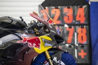 MotoGP: TUTTE LE FOTO - Jerez è rossa: i piloti Ducati sulle Panigale V4