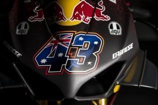MotoGP: TUTTE LE FOTO - Jerez è rossa: i piloti Ducati sulle Panigale V4