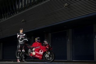 MotoGP: TUTTE LE FOTO - Jerez è rossa: i piloti Ducati sulle Panigale V4