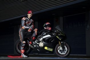MotoGP: TUTTE LE FOTO - Jerez è rossa: i piloti Ducati sulle Panigale V4