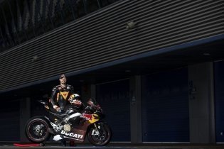 MotoGP: TUTTE LE FOTO - Jerez è rossa: i piloti Ducati sulle Panigale V4