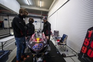 MotoGP: TUTTE LE FOTO - Jerez è rossa: i piloti Ducati sulle Panigale V4