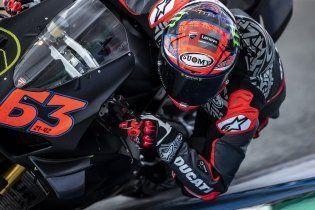 MotoGP: PHOTOS - Ducati's Magnificent Six in action at Jerez on the Panigale V4S