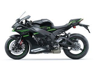Moto - Test: Verso la prova: Kawasaki ZX-10R ed RR MY2021, la regina della SBK si evolve