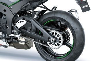 Moto - Test: Verso la prova: Kawasaki ZX-10R ed RR MY2021, la regina della SBK si evolve