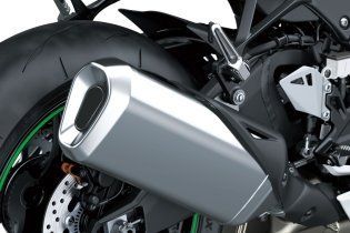 Moto - Test: Verso la prova: Kawasaki ZX-10R ed RR MY2021, la regina della SBK si evolve
