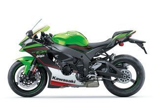 Moto - Test: Verso la prova: Kawasaki ZX-10R ed RR MY2021, la regina della SBK si evolve
