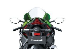 Moto - Test: Verso la prova: Kawasaki ZX-10R ed RR MY2021, la regina della SBK si evolve