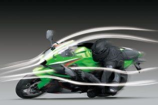 Moto - Test: Verso la prova: Kawasaki ZX-10R ed RR MY2021, la regina della SBK si evolve
