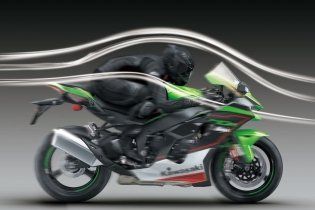 Moto - Test: Verso la prova: Kawasaki ZX-10R ed RR MY2021, la regina della SBK si evolve