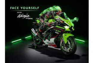 Moto - News: Kawasaki Ninja ZX-10R  e RR 2021: una belva per soli (500) 'manici' 