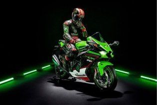 Moto - News: Kawasaki Ninja ZX-10R  e RR 2021: una belva per soli (500) 'manici' 
