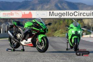 Moto - News: Kawasaki Ninja ZX-10R  e RR 2021: una belva per soli (500) 'manici' 