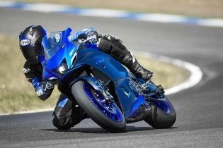 Moto - Gallery: Yamaha R7: giù i veli! Le basteranno 73 cavalli?