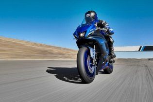 Moto - Gallery: Yamaha R7: giù i veli! Le basteranno 73 cavalli?