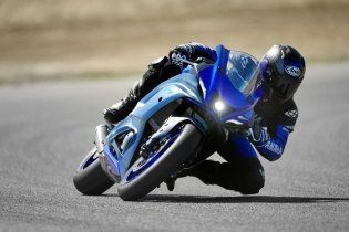 Moto - Gallery: Yamaha R7: giù i veli! Le basteranno 73 cavalli?