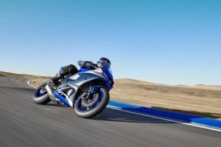 Moto - Gallery: Yamaha R7: giù i veli! Le basteranno 73 cavalli?