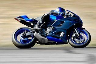 Moto - Gallery: Yamaha R7: giù i veli! Le basteranno 73 cavalli?