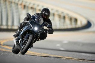 Moto - Gallery: Yamaha R7: giù i veli! Le basteranno 73 cavalli?