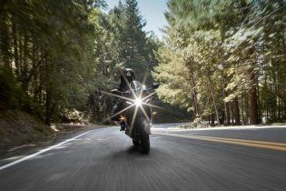 Moto - Gallery: Yamaha R7: giù i veli! Le basteranno 73 cavalli?