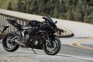 Moto - Gallery: Yamaha R7: giù i veli! Le basteranno 73 cavalli?