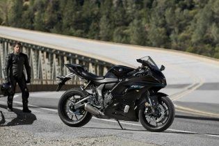 Moto - Gallery: Yamaha R7: giù i veli! Le basteranno 73 cavalli?