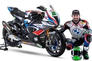 SBK: BMW toglie il velo! Ecco le livree 2021 di van der Mark e Sykes