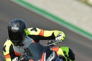 Moto - Test: Prova video Aprilia Tuono V4 Factory 2021: CAMPIONESSA DEI PESI MASSIMI