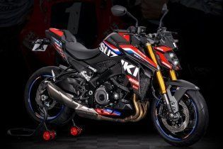Moto - News: Suzuki celebra il titolo EWC con una GSX-S1000 dedicata al Team SERT
