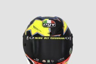 MotoGP: Valentino si fa in 9: i piloti dell’Academy a Valencia con i caschi di Rossi