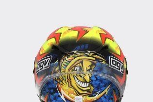 MotoGP: Valentino si fa in 9: i piloti dell’Academy a Valencia con i caschi di Rossi