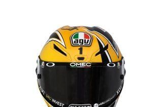 MotoGP: Valentino si fa in 9: i piloti dell’Academy a Valencia con i caschi di Rossi