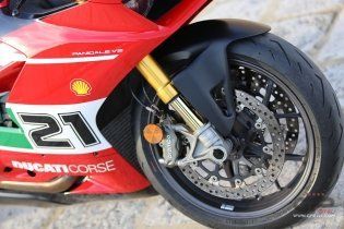 Moto - Test: PROVA - Ducati Panigale V2 Bayliss: siamo tutti figli di Troy