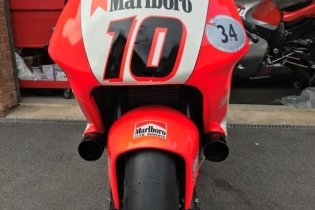 Moto - News: In vendita la Yamaha YZR500 del Team Roberts: sogno a due tempi