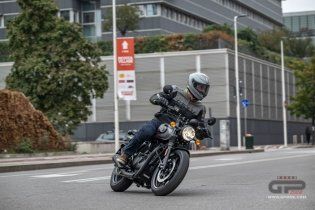 Moto - Test: Royal Enfield HNTR 350, commuter urbana semplice e divertente