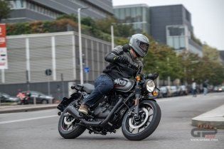 Moto - Test: Royal Enfield HNTR 350, commuter urbana semplice e divertente